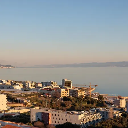 Luxury Near The Split
