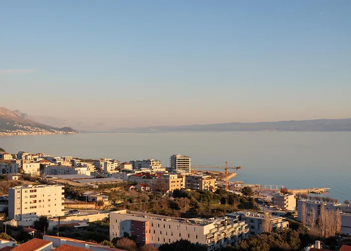 Luxury Near The Split